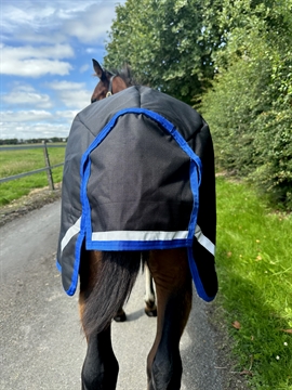 Amigo Føldækken 900D - 50 G. - Black/Classic Blue 